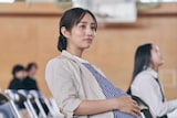 映画「見える子ちゃん」より、堀田茜演じる荒井先生