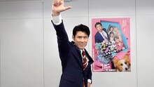 おっさんダンスを披露する原田泰造