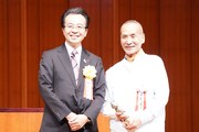 左から中村史郎氏、りんたろう