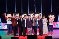 左から櫻井孝宏、中村悠一、神谷浩史、福山潤、小野大輔、入野自由、遠藤綾