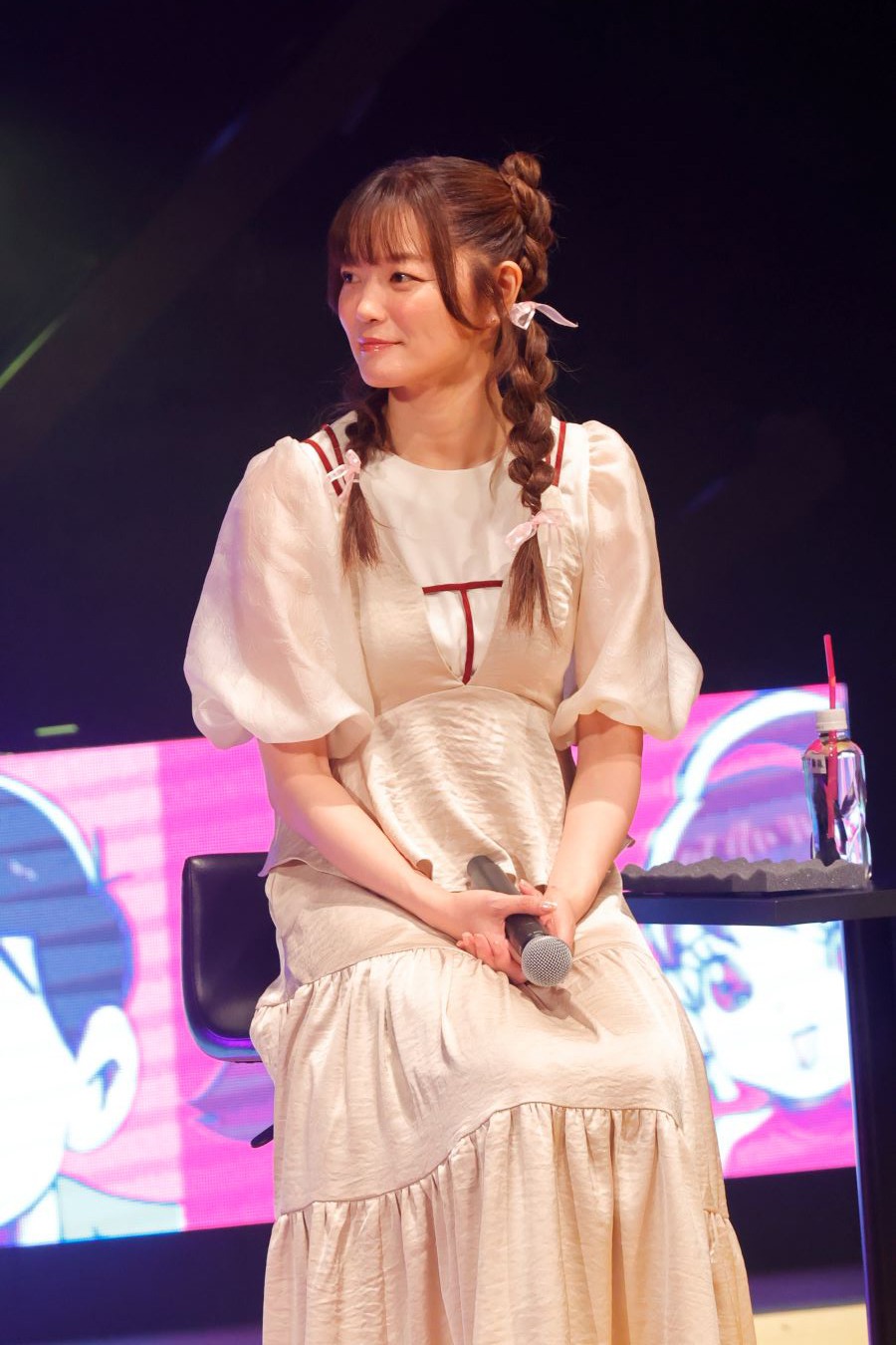 遠藤綾