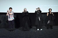 オープニング主題歌の歌詞「悪霊退散」に合わせて振り付けをする置鮎龍太郎、命 -mikoto-、龍矢 -ryuya-、影丸 -kagemaru-