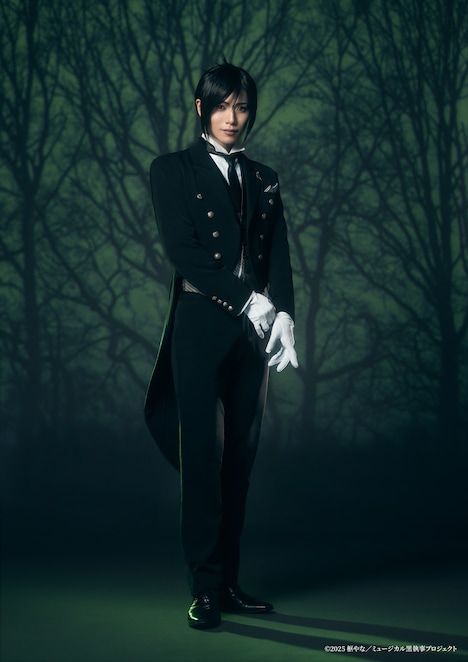 立石俊樹扮するセバスチャン・ミカエリス。