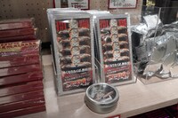 「刃牙博ッッ!!」で販売されているグッズの一部