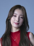 宮本茉由演じる藤村花梨  (c)「レプリカ 元妻の復讐」製作委員会