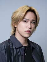 千賀健永演じる桐谷ミライ  (c)「レプリカ 元妻の復讐」製作委員会