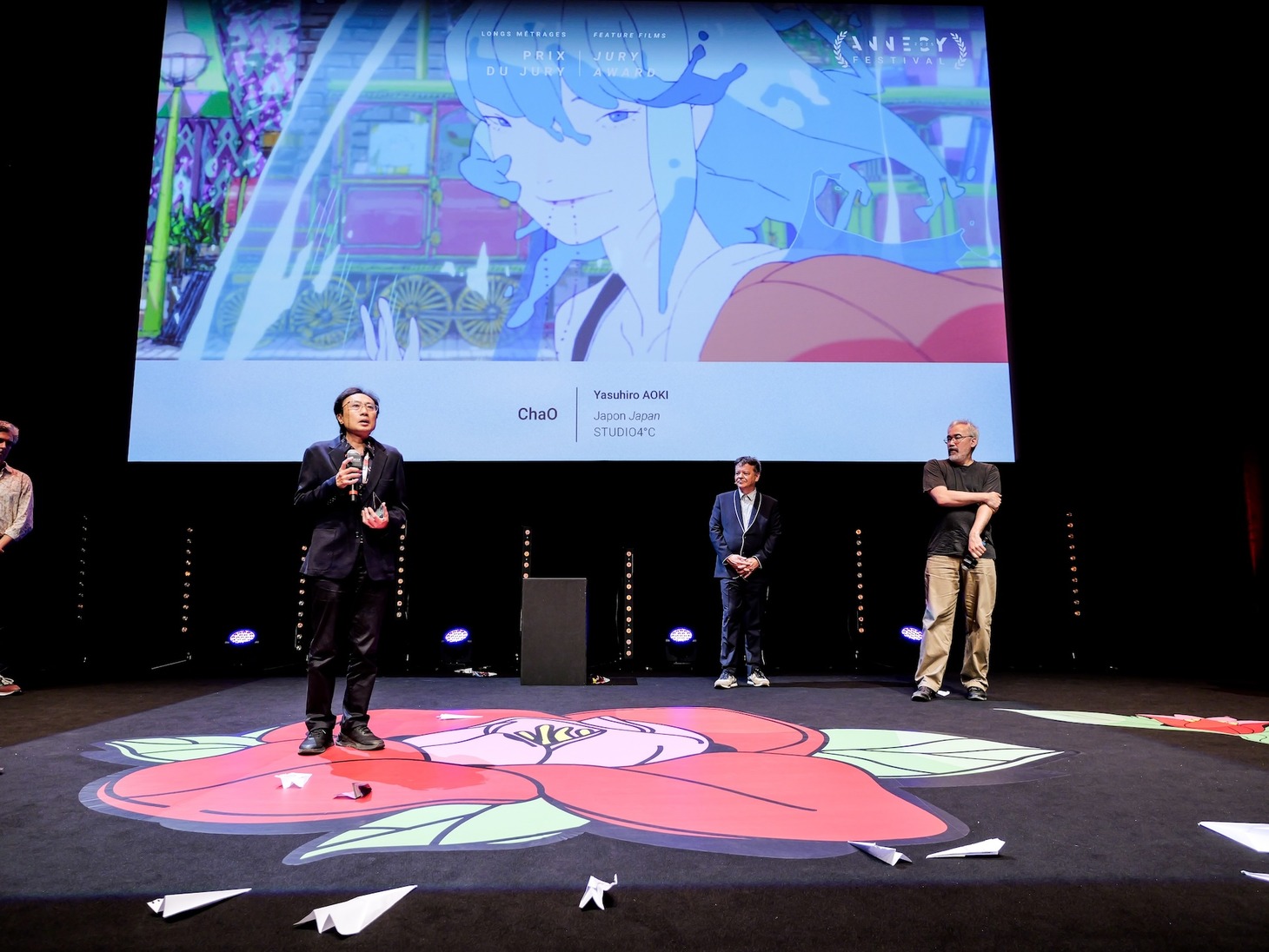 「アヌシー国際アニメーション映画祭2025」授賞式に登壇した青木康浩監督