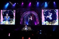 「Making Shine!」のパフォーマンスの様子