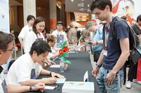 木下麦監督のサイン会の様子