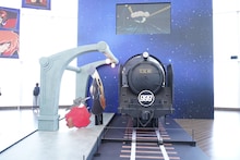 「松本零士展 創作の旅路」の様子。 (c)松本零士／零時社