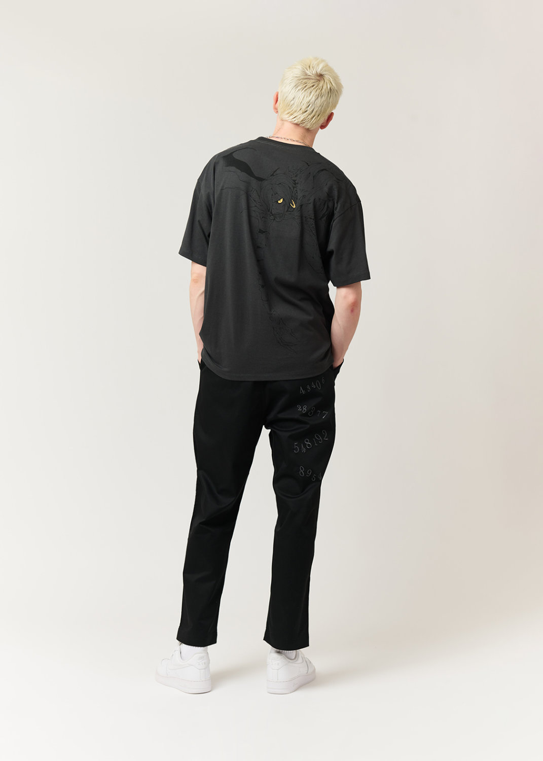 コラボTシャツ着用イメージ