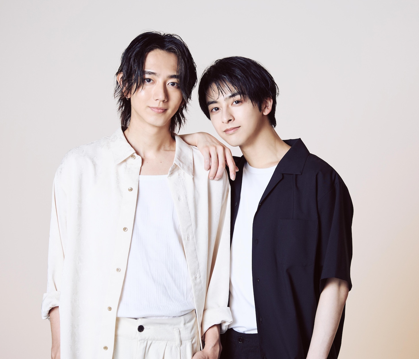 左から駒木根葵汰、新原泰佑