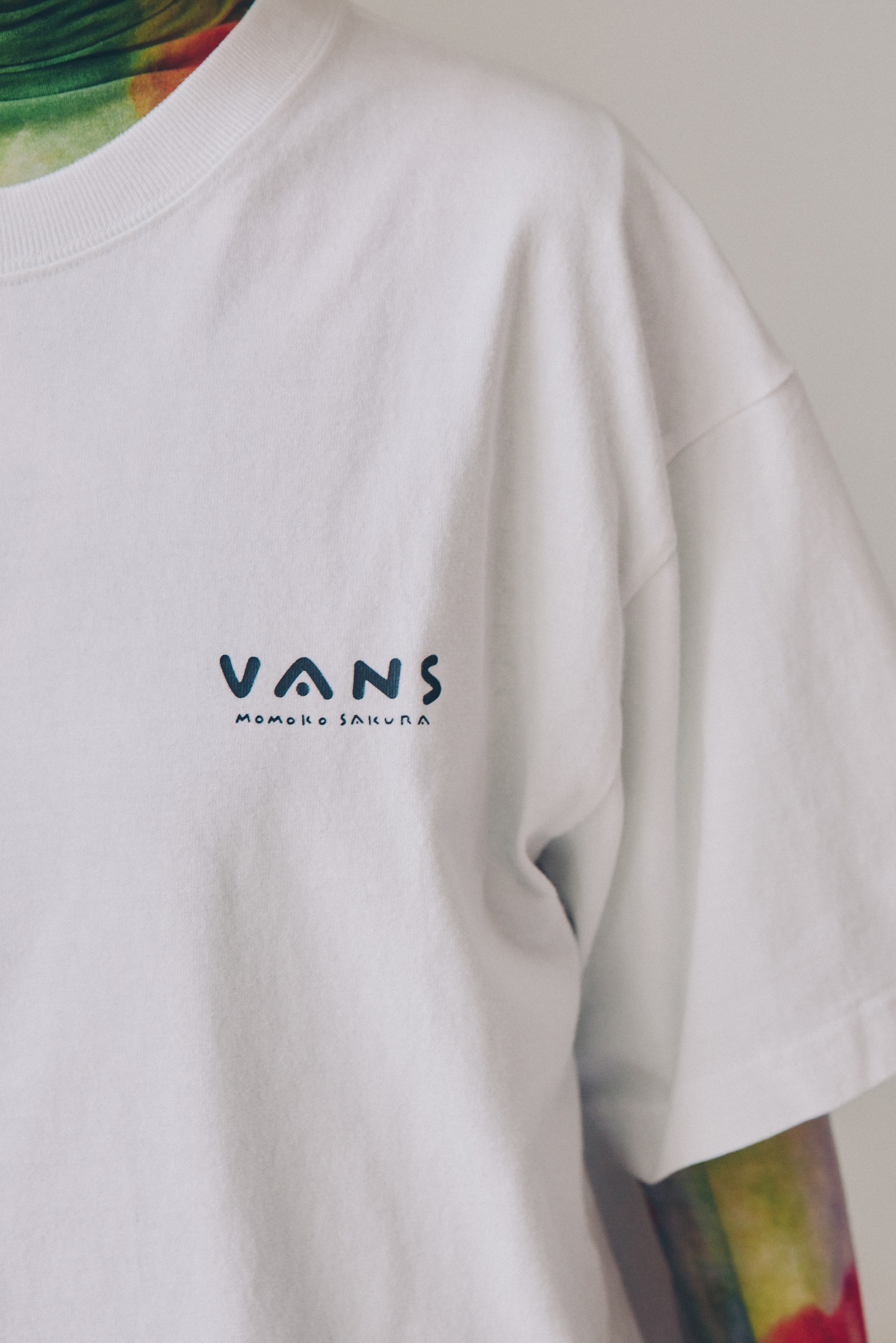 Tシャツの胸元