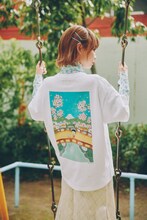 「Vans x MOMOKO SAKURA」を着用したモモコグミカンパニー