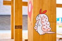 大阪・関西万博の会場に「いせえびネーター」が使用された様子。