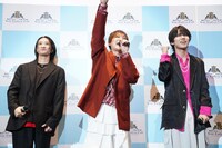 話すたびに沸き起こる「いいぜ！」コールに応える小林竜之（中央）