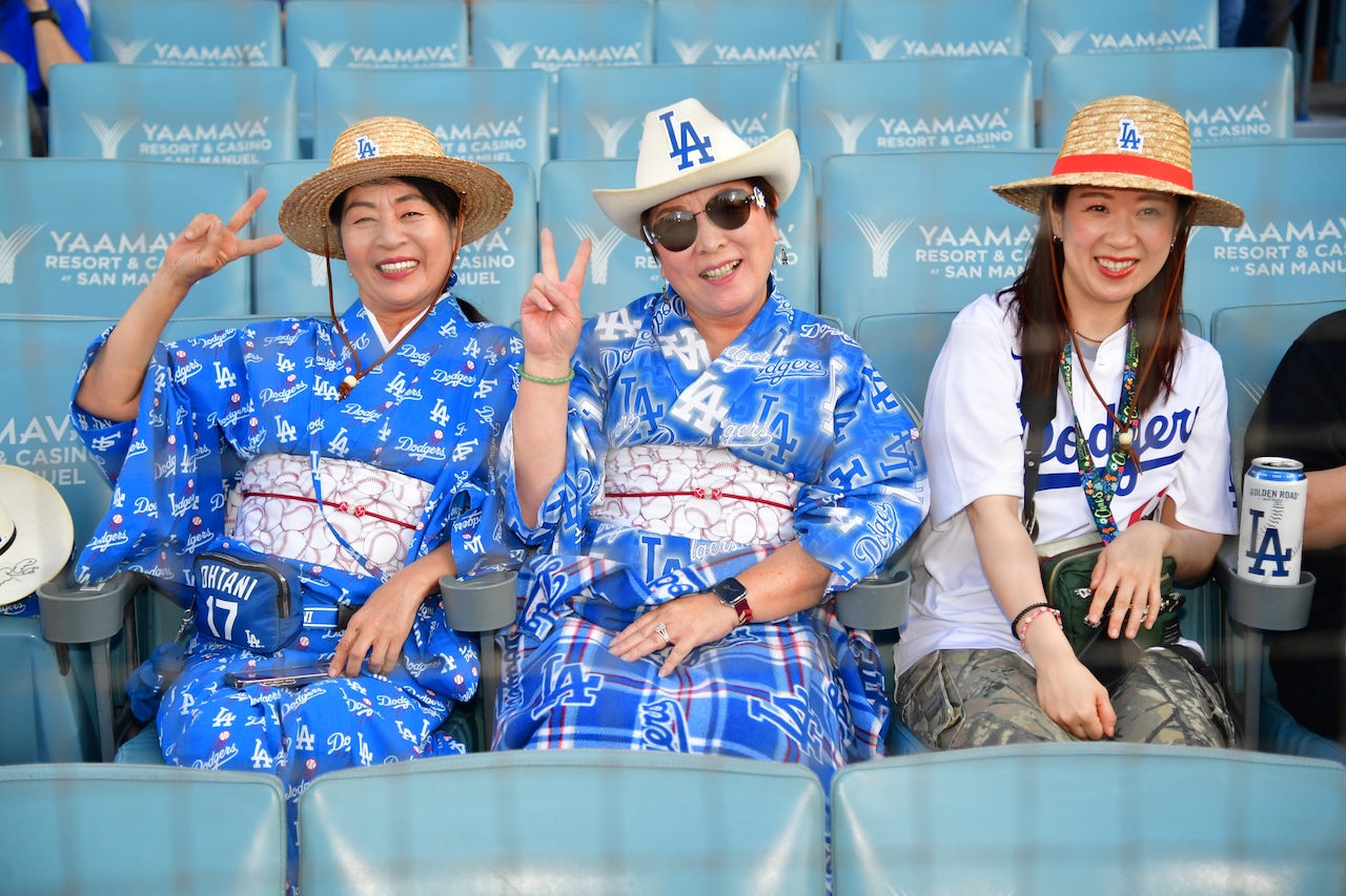 ワンピースナイト ワンピース 麦わら帽子 ドジャース 大谷選手