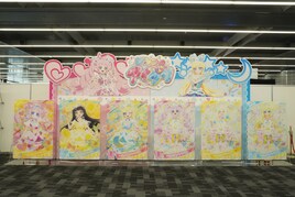 「アイプリワールド」へようこそ！超ギガプリカードや特大ムギちゃんがお出迎え