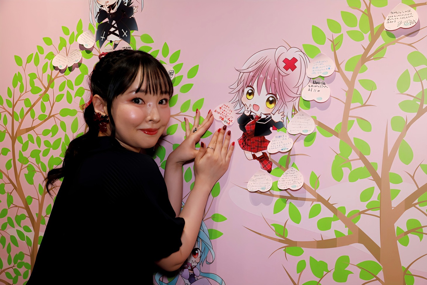 「PEACH-PIT25周年特別展」より、PEACH-PITへのメッセージコーナー（撮影：大川直人）