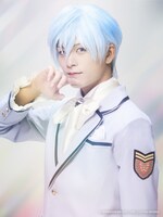 有馬爽人扮する別府月彦（制服）