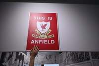 アンフィールドの通路に掲げられているプレートを再現
