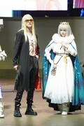 公式コスプレイヤーたち。左から卡西扮するテスカトリポカ 、旺旺扮するオベロン