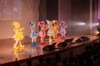 ライブコーナーより「おジャ魔女でBAN2」のパフォーマンス