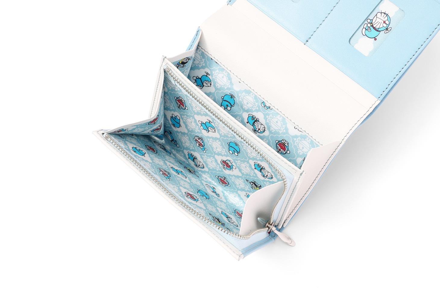 「カードがたくさん入る『ドラえもん』ウォレット」