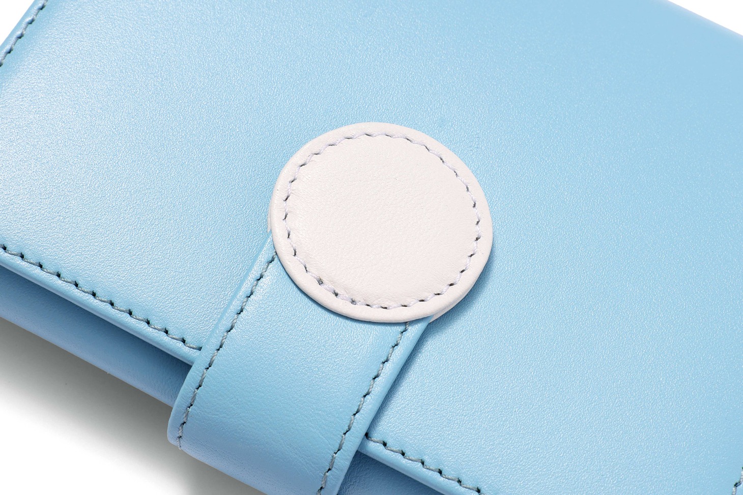 「カードがたくさん入る『ドラえもん』ウォレット」