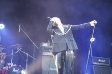 主題歌「巡星」を歌唱する白岩瑠姫