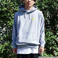 TVアニメ「ダンダダン」ナタリーストアオリジナルグッズのパーカー