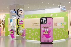 クレヨンしんちゃん」×CASETiFY、“ケツだけ星人”でスマホを支える 