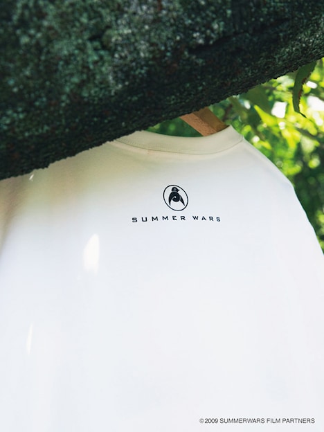 「アニメーション映画『サマーウォーズ』プリントTシャツ」背面には陣内家の家紋をデザイン