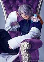 山本一慶扮するザークシーズ＝ブレイク。