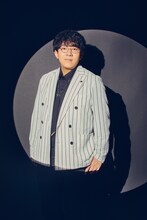 桃角桜介役の小野友樹