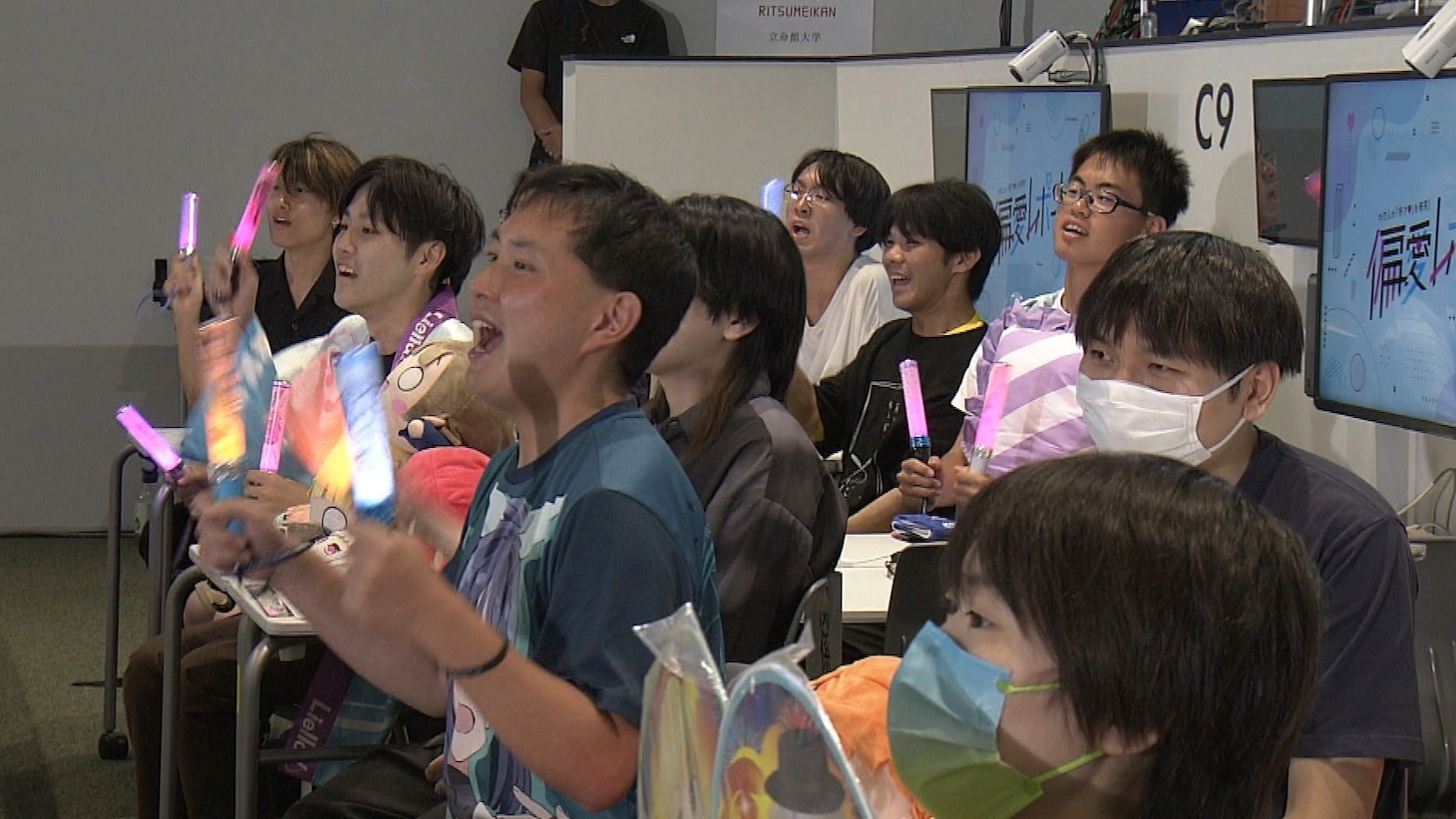 「わたしの『好き♡』を研究！ 偏愛レポート ～ラブライブ！シリーズ～」より