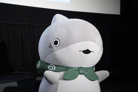 着ぐるみの子ザメちゃん