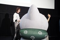 キャストたちを見送る子ザメちゃん