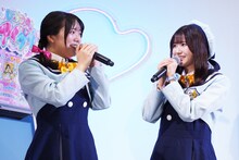 左から藤寺美徳、平塚紗依