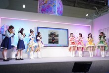 「子供の頃夢中になっていた自分だけのヒミツの世界は？」という質問に回答する吉川ひより（右端）