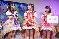 「メンバーで一番リアルにプリンセスっぽいのは誰？」という質問には杏ジュリア（左）が選ばれた