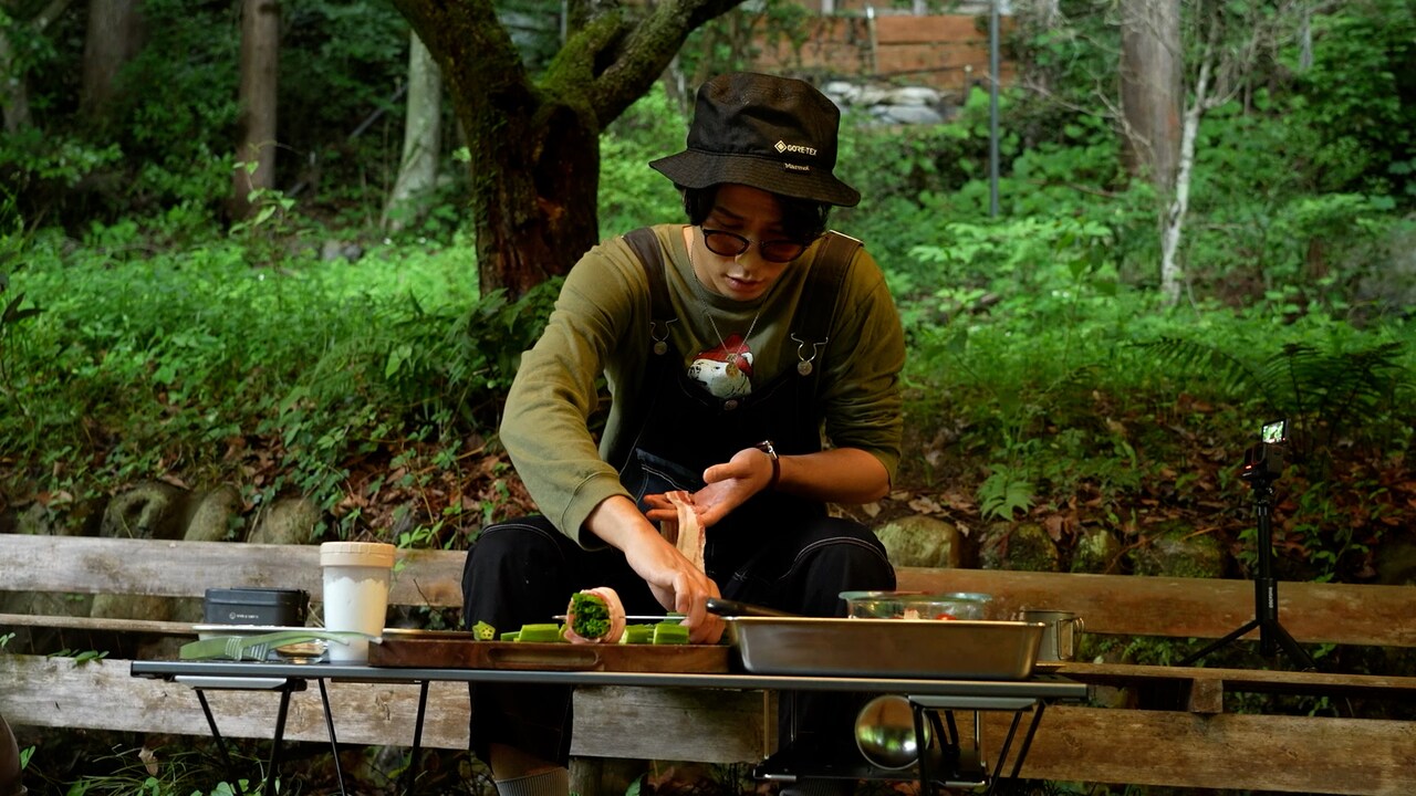 「ふたりソロキャンプ」阿座上洋平のソロキャンプに密着、“チルい”姿収めた動画公開