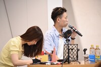 左からライブドローイング中のコノシロしんこ、えろき