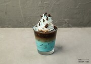 「荼毘＆トゥワイスのブルーミルクラテドリンク」(c)堀越耕平／集英社
