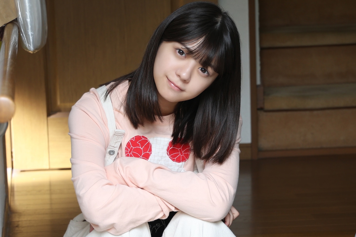 冨里奈央（乃木坂46）演じる後輩 (c)田口囁一・一迅社／「ふたりエスケープ」製作委員会