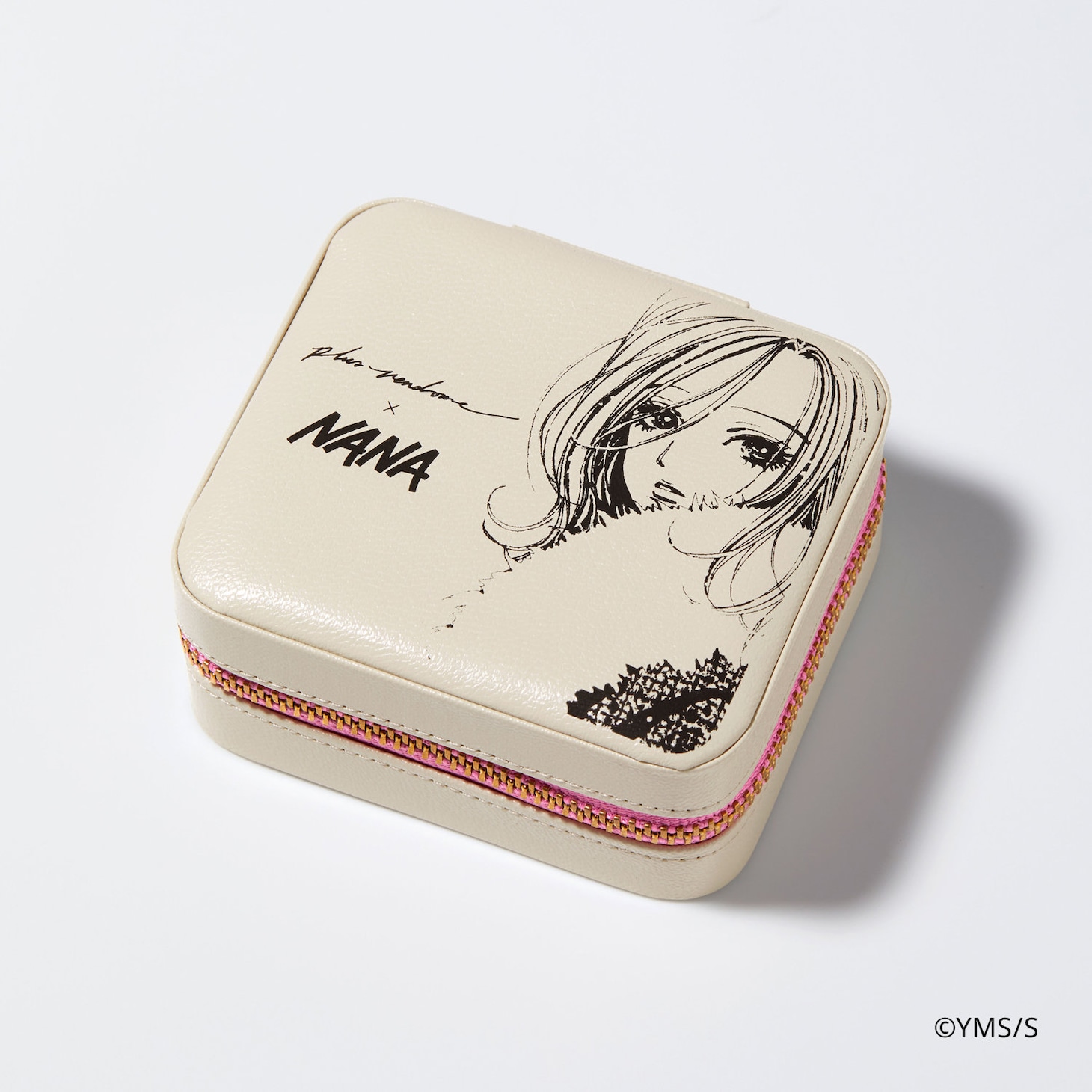 小松奈々のポーチ