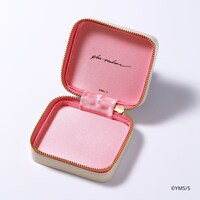 小松奈々のポーチ