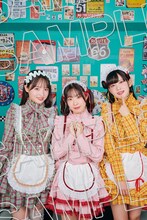 AiScReamキャストの撮り下ろしグラビア。左から大熊和奏、降幡愛、大西亜玖璃