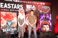 左から板垣巴留、板垣恵介