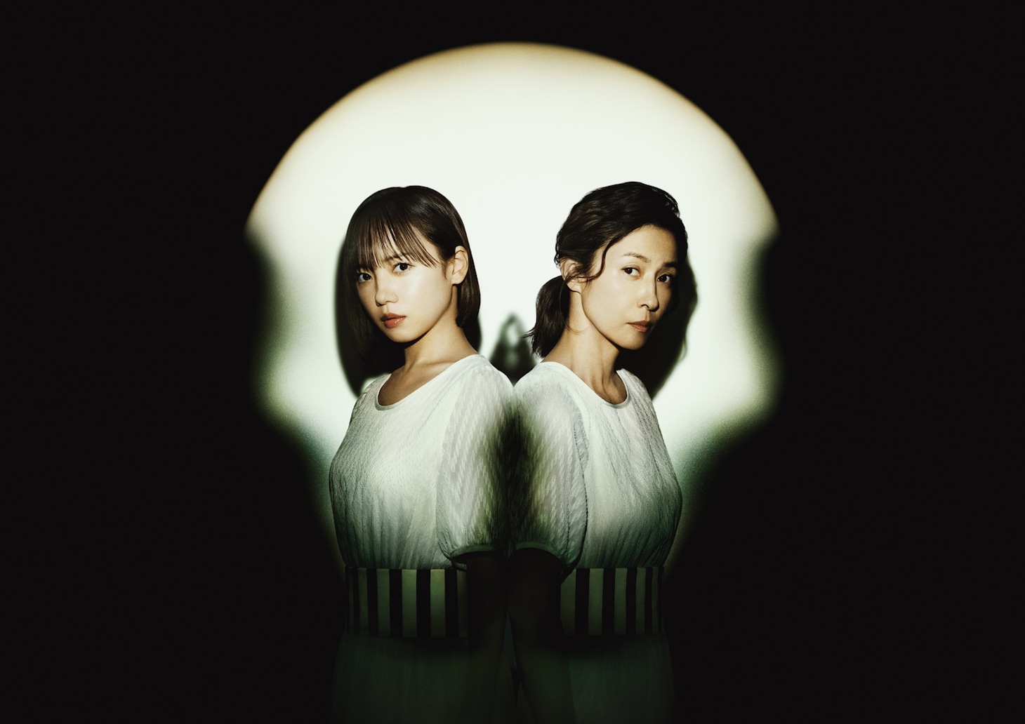 ドラマ「娘の命を奪ったヤツを殺すのは罪ですか？」ビジュアル。左から齊藤京子、水野美紀